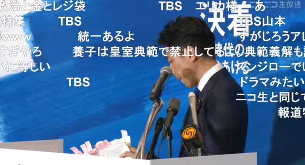 【頻度が多すぎると、国際社会ではマイナスポイント】自民党総裁選、演説でいちばんカンペを見たのは誰？　ぶっちぎりのNo.1は、大方の予想どおり、小泉進次郎氏、総計221回は2位以下を大きく引き離す